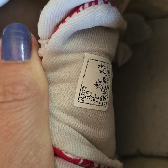 Vans - Picture 5 of 6